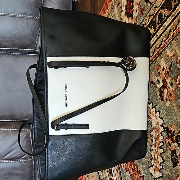 Michael Kors Winston Style Tote Bag - Picture 1 of 6